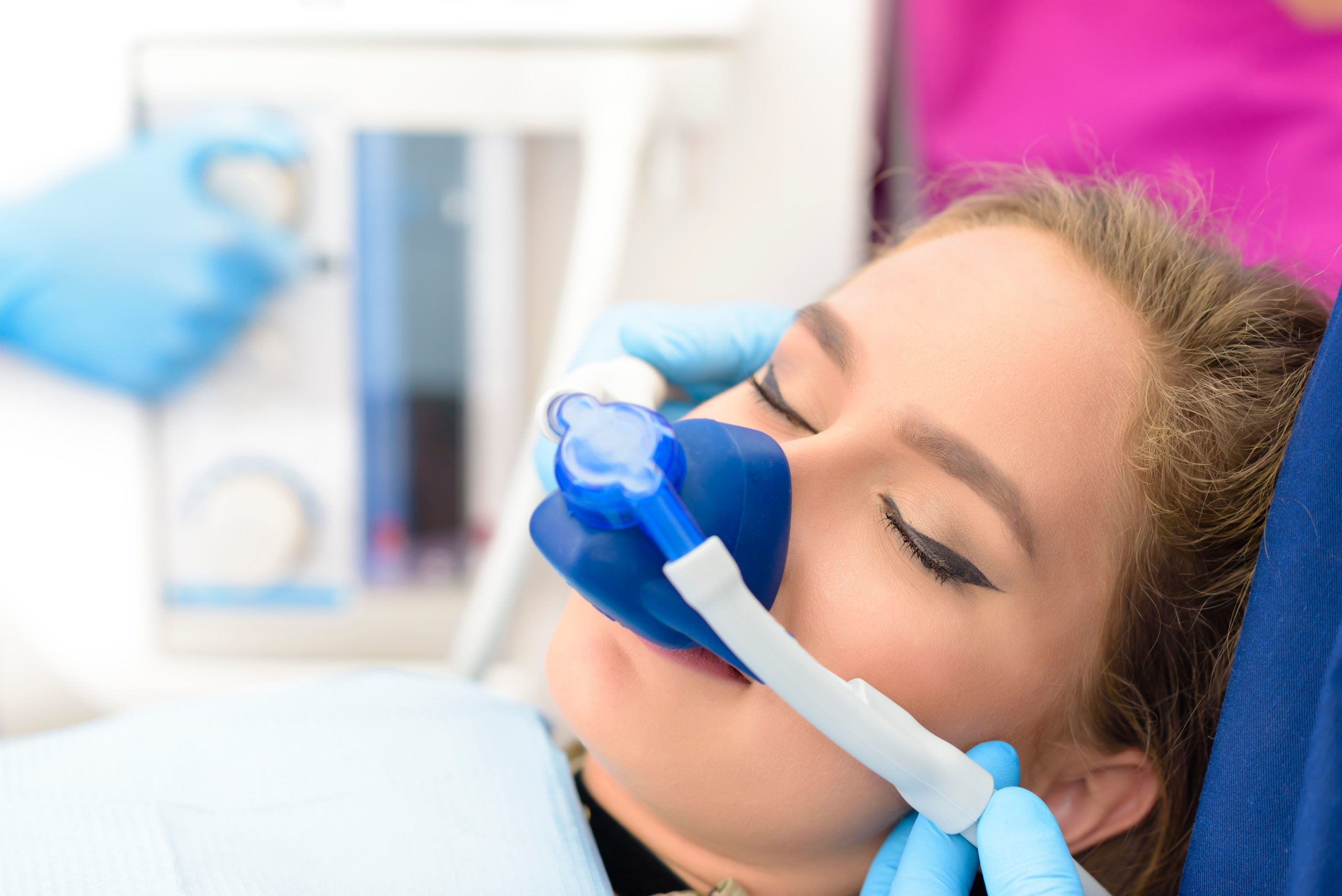 patient asleep before a dental procedure thanks to sedation dentistry